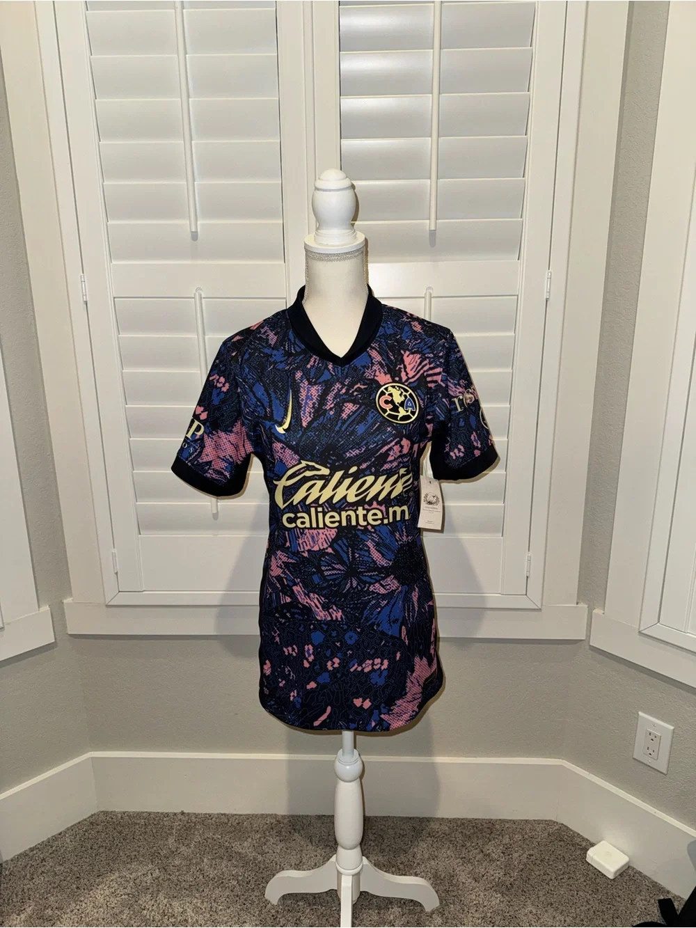 Nike Men’s Navy Blue and Pink Club América Away Jersey